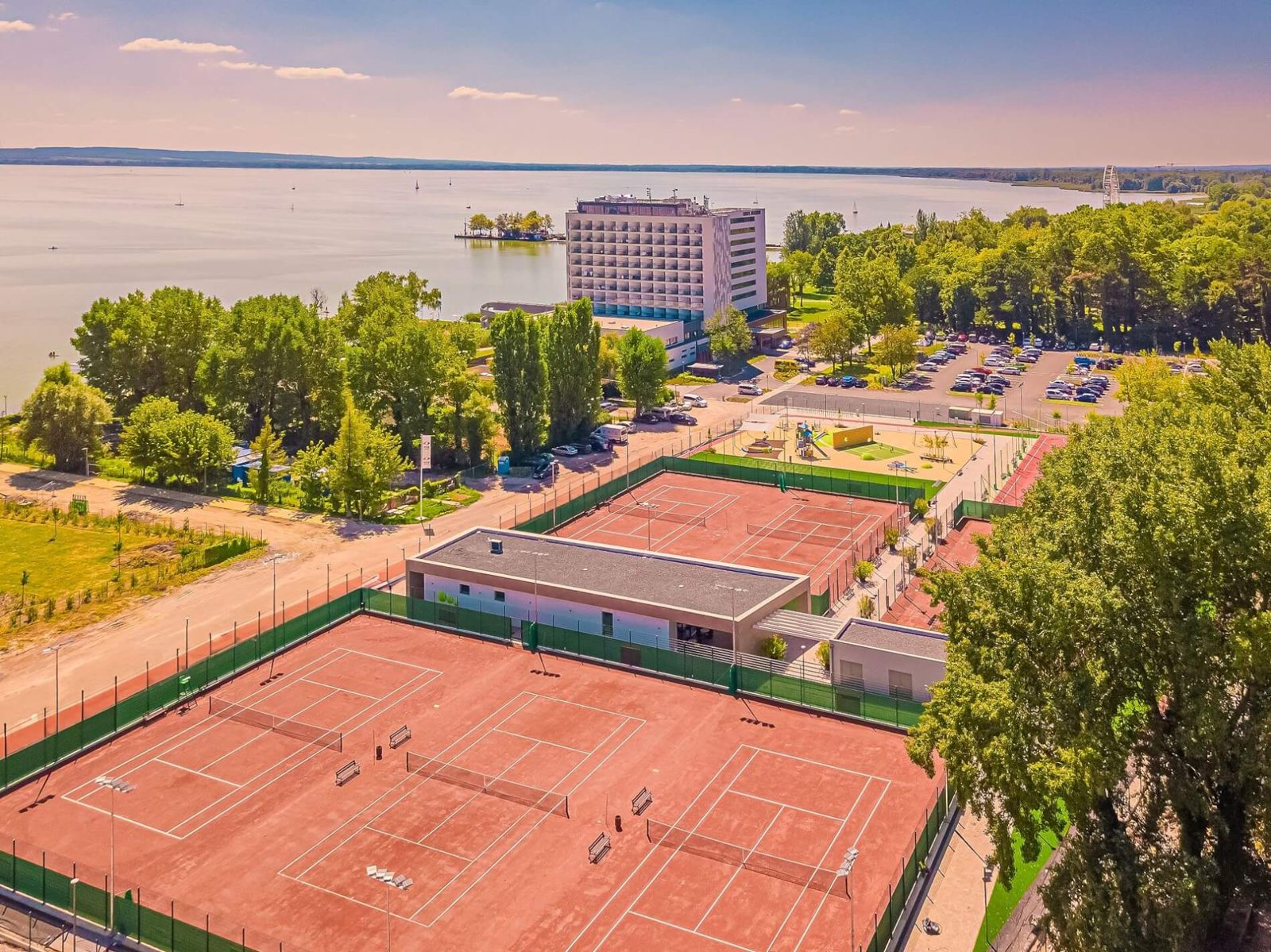 Hotel Helikon nad Balatonem z lotu ptaka